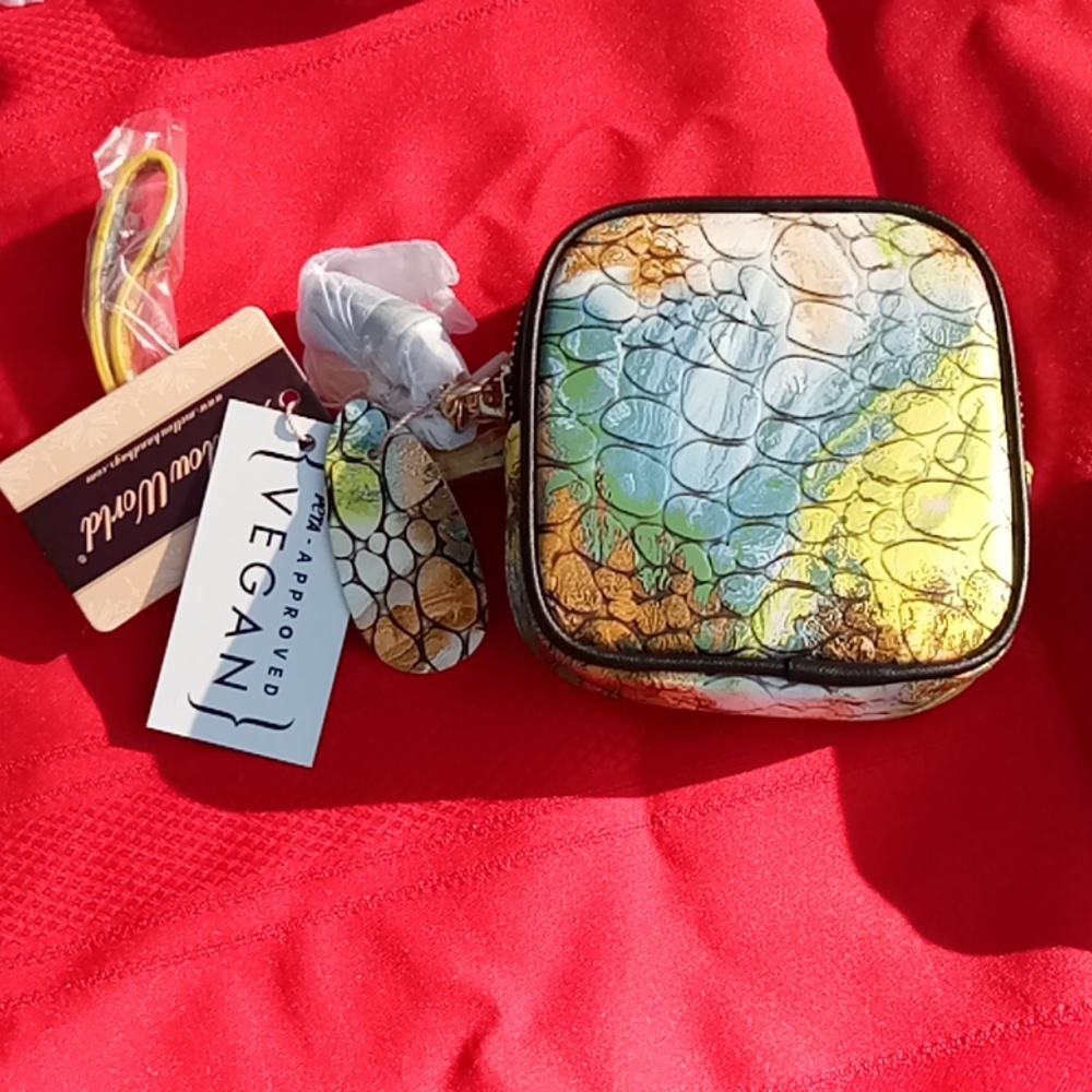 NWT vegan wristlet w/ tassels - Picture 5 of 8